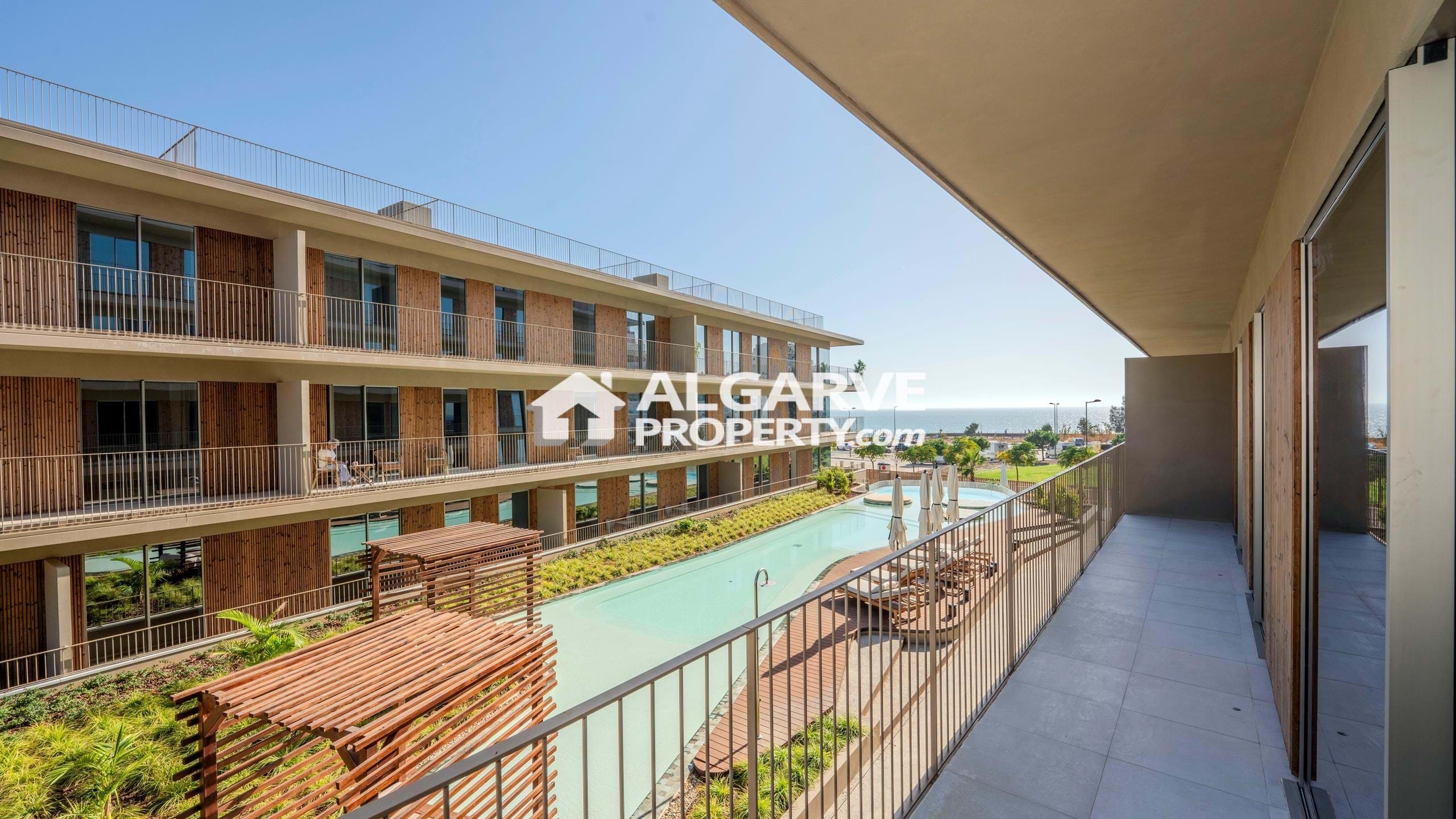 Apartment in Quarteira - view 1