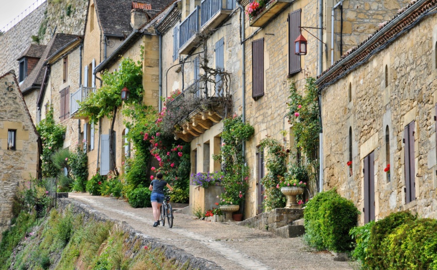 A steep hill Beynac-et-Cazenac