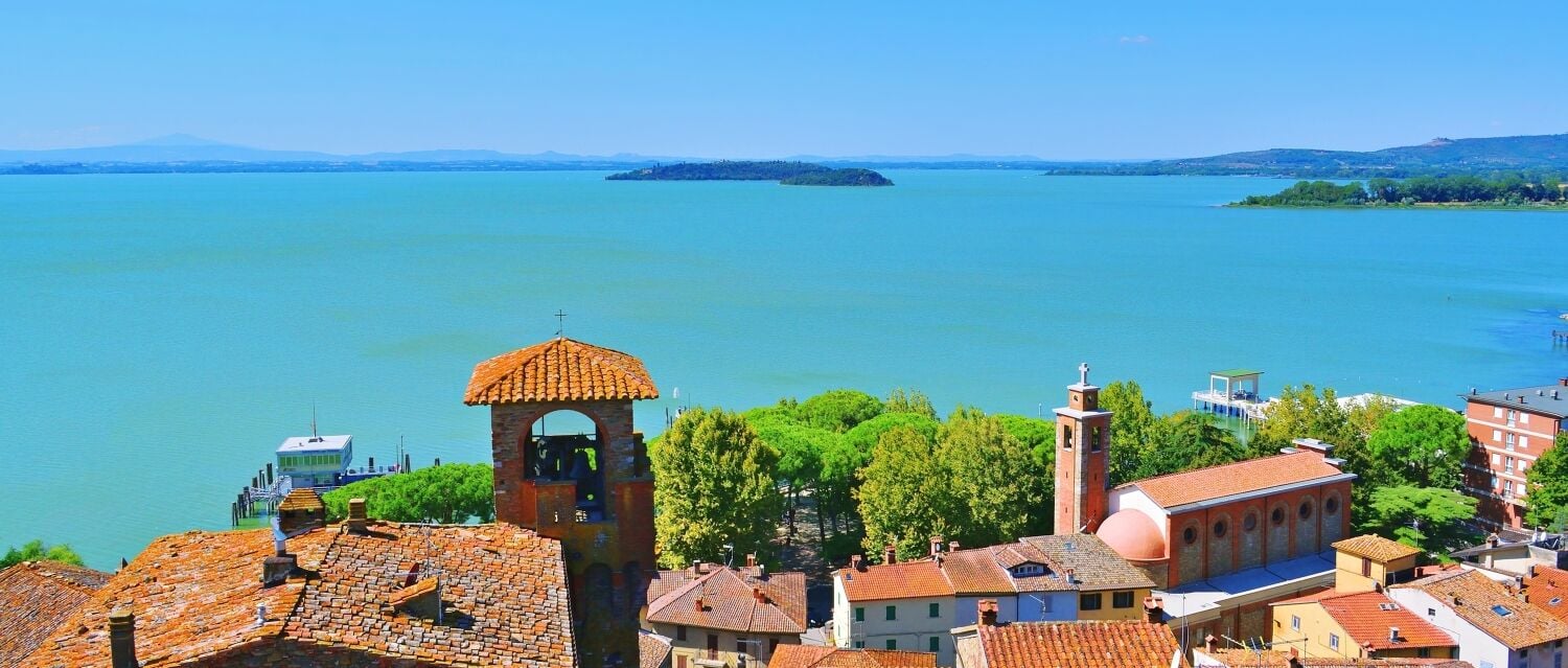 Panoramic view over Lake Trasimeno