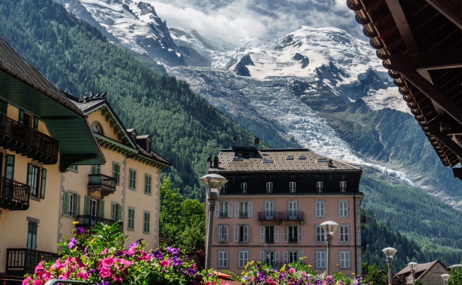 A view of the Chamonix mountains